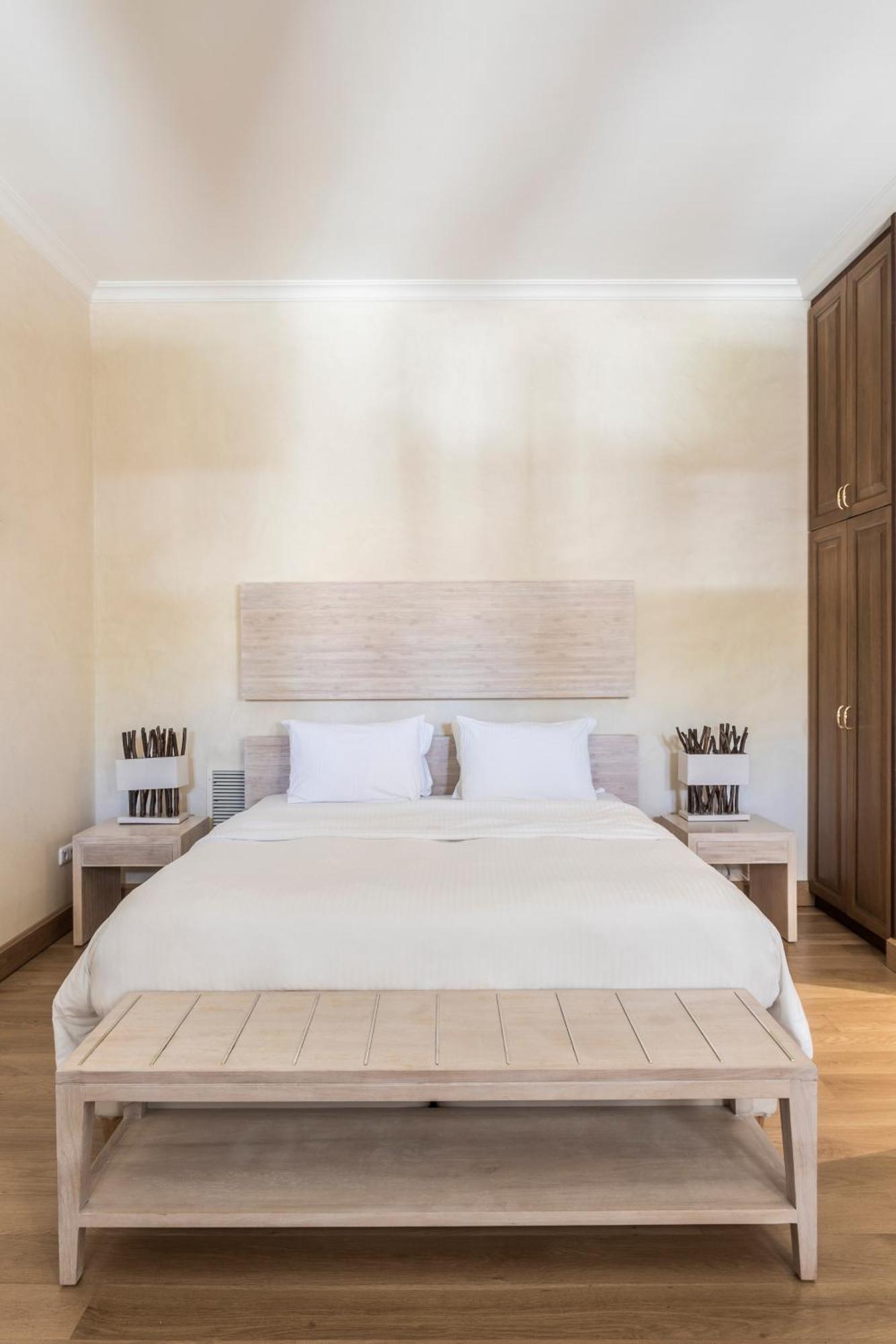 Villa Veneziano Suites & Villa Nidhrion Rum bild